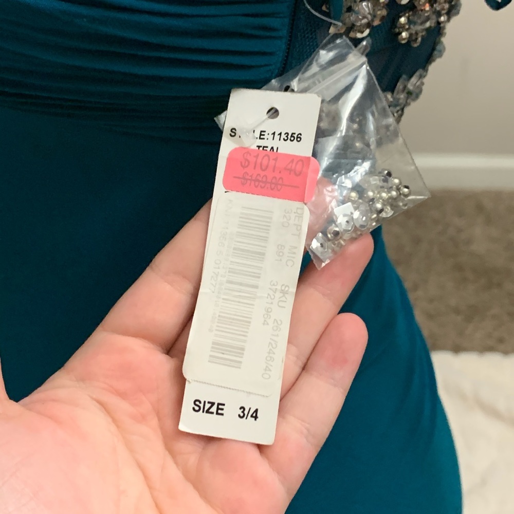 Prom Dress - Picture 3 of 4